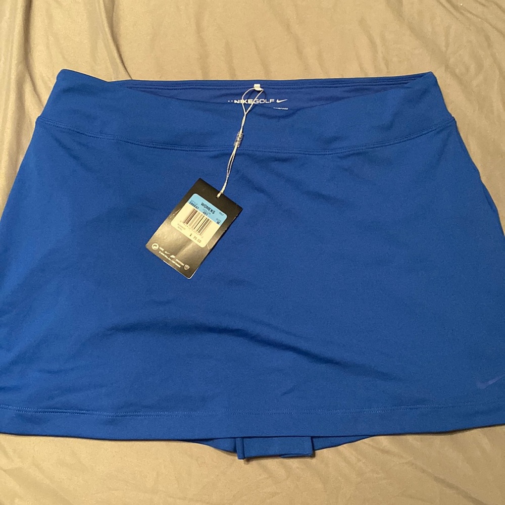 Nike, women’s medium blue golf skirt